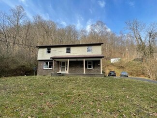 35 Little Hackneys Creek, Mouthcard, KY 41548