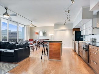 1801 Lavaca St Unit 4L, Austin, TX 78701