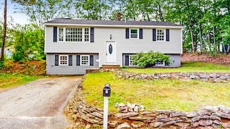 1 Barker St, Jay, ME 04239
