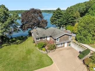 14 Betty Hill Rd, Narragansett, RI 02882