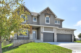 10305 Prospect St, Papillion, NE 68046