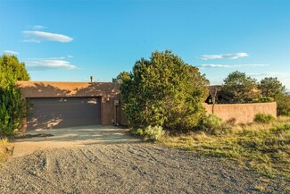 27 Juego Rd, Santa Fe, NM 87508