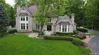 4270 Argenta Dr, Brighton, MI 48116