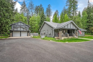 454 Brisboys Rd, Sagle, ID 83860