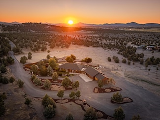 8101 SW Desert Sage Ln, Powell Butte, OR 97753