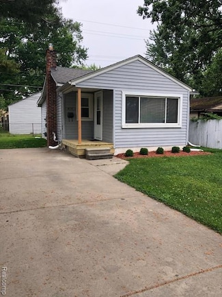 23424 Hoover Ave, Hazel Park, MI 48030