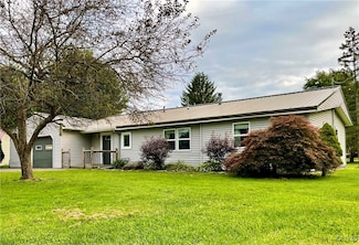 22 Pershing Dr, Fulton, NY 13069