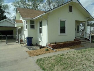 421 N Oak St, Eureka, KS 67045