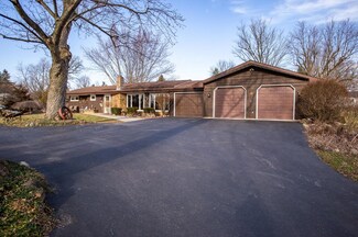 1105 Woodland Dr, Lowell, IN 46356