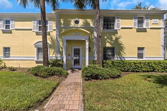 105 Pompano Dr SE Unit A, Saint Petersburg, FL 33705
