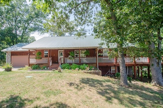 747 Amanda Dr, Clever, MO 65631