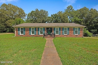 122 Sunvalley Dr, Jackson, TN 38305