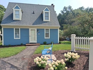 6 Settler Ln, Galena, IL 61036