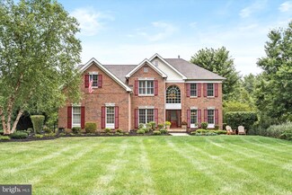 2 Canterbury Dr, Trenton, NJ 08691