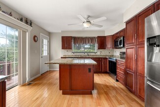 34 Country Club Ln Unit C, Milford, MA 01757