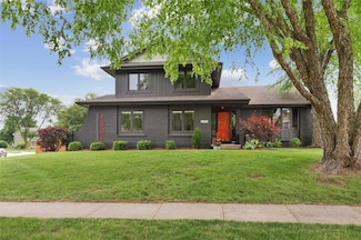 4604 Stonebridge Rd, West Des Moines, IA 50265