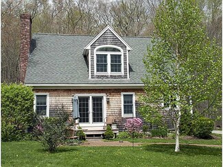 80 Sleepy Hollow Rd, Tiverton, RI 02878