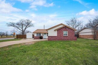 4025 Yellowstone St, Irving, TX 75062
