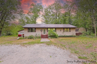 450 Rahn St, Muskegon, MI 49442