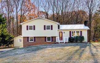 222 Westridge Dr, King, NC 27021