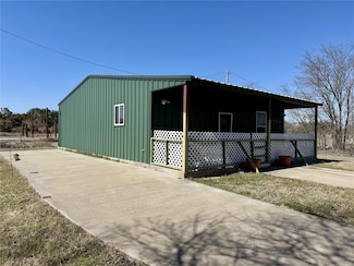3323 S Fm 933 St, Whitney, TX 76692