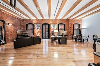 21 Wormwood St Unit 220, Boston, MA 02210
