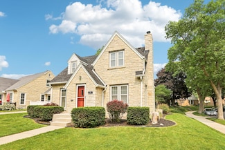2912 N 67th St, Milwaukee, WI 53210