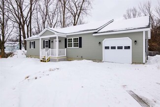 76 Dufresne Dr, Winooski, VT 05404