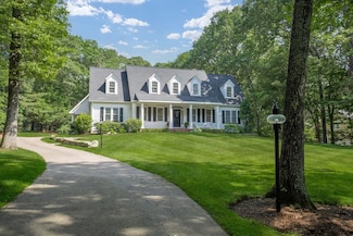 257 Underwood St, Holliston, MA 01746