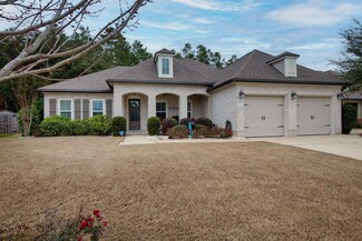 446 Meadow Lake Dr, Freeport, FL 32439