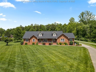 1 Dorothy Ln, Milton, WV 25541