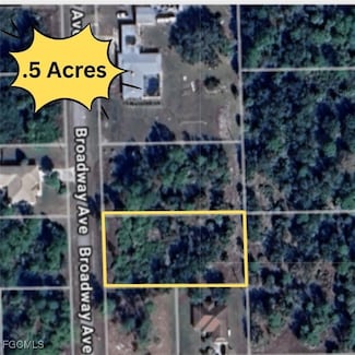 1102 Broadway Ave, Lehigh Acres, FL 33972