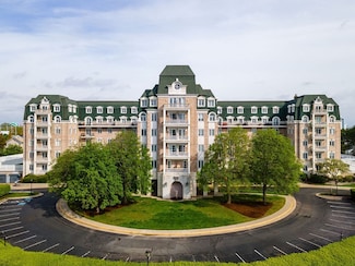 100 Marina Dr Unit 217, Quincy, MA 02171