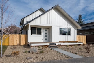 711 2nd Ave, Hailey, ID 83333