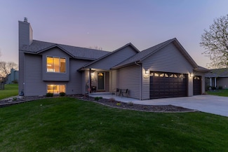 9467 Niagara Ln N, Maple Grove, MN 55369