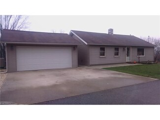 9746 Kleski Rd SE, Uhrichsville, OH 44683