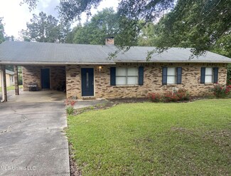 713 Whitfield Rd, Richton, MS 39476