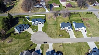5727 Shadow Ridge Cir NW, Canton, OH 44720