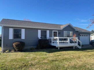 1716 Houser St, Muscatine, IA 52761