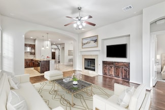 300 Chester Dr, Lewisville, TX 75056