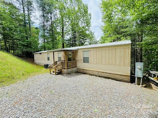 477 Parkway Dr, Jefferson, NC 28640