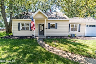 1105 Outer Dr, Schenectady, NY 12303