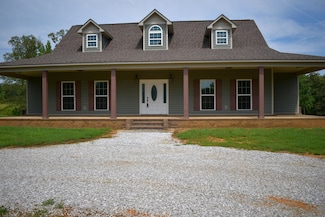 1002 Robins Ln, Blue Springs, MS 38826