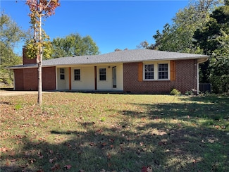 1420 N Greenwich Ave, Russellville, AR 72801
