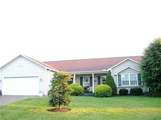 921 W Vine St, Mount Pleasant, PA 15666