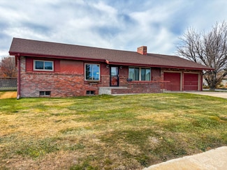 415 Cherry Ave, Oakley, KS 67748