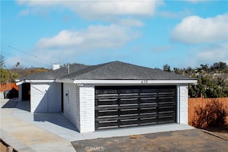 650 Crest Dr, Vista, CA 92084