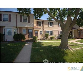 4 Tiger Lilly Ct, Sayreville, NJ 08872