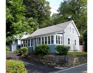8 North St, Erving, MA 01344
