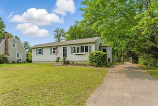 22 Phelps St, Easthampton, MA 01027